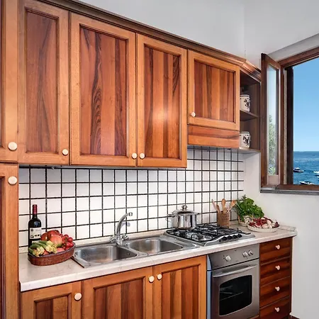 Gocce - Ginestra Frontbeach Massa Lubrense